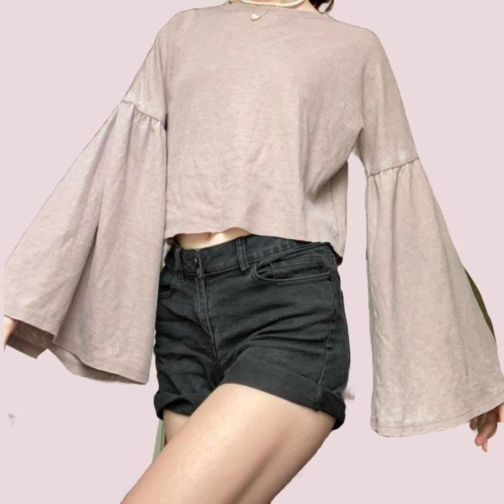 Flare sleeve top
